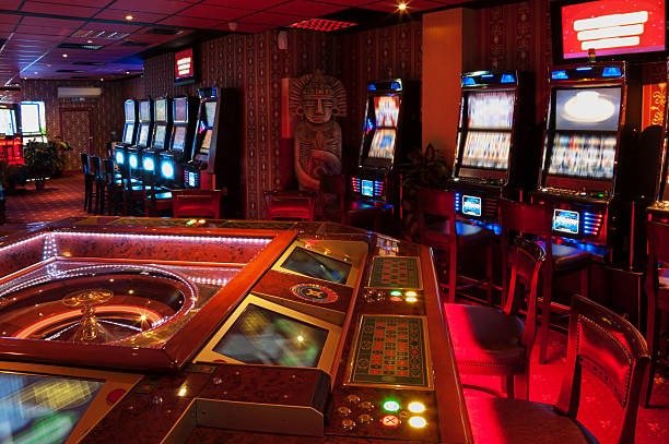 indo kasino platform showing slot games, live tables, and sportsbook